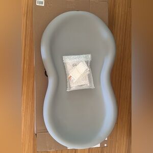 EUC Keekaroo Peanut Changing pad gray